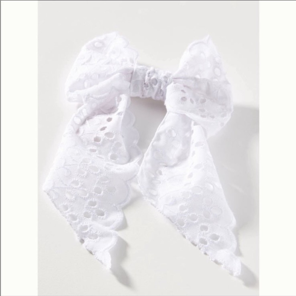 Anthropologie Curried Myrrh Daisy White Lace Hair Bow Barrette Clip